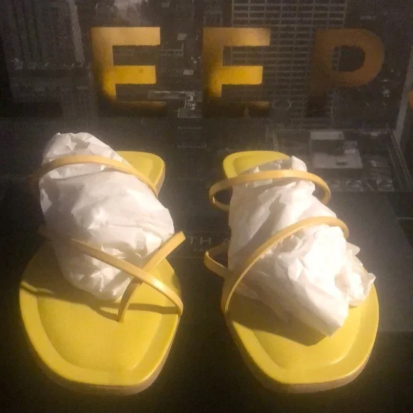 Open toe - Picture 1 of 5